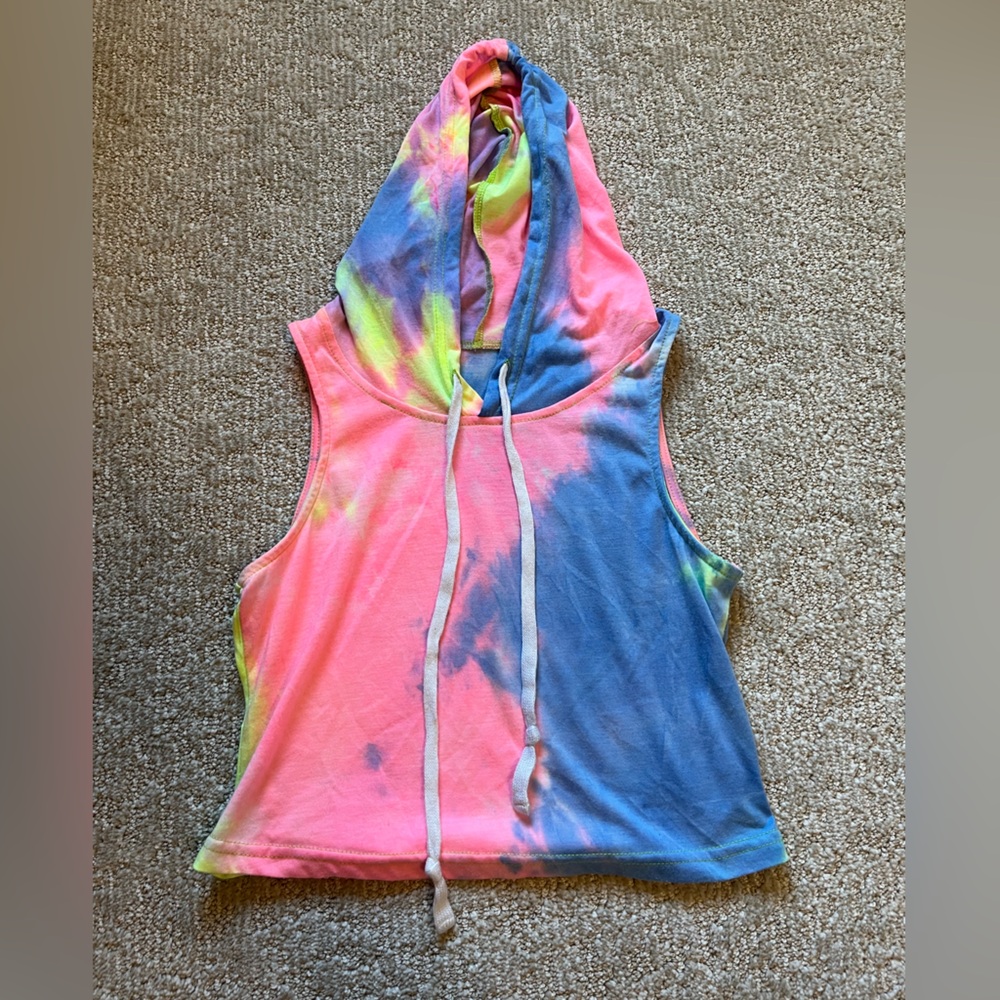 Hooded tie dye crop top